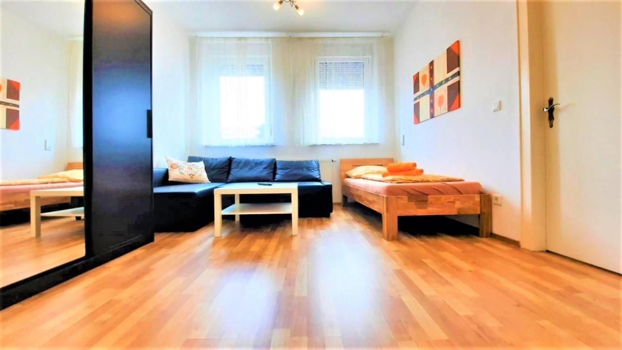Private Apartments With Direct Subway Entrance Fürth Buitenkant foto