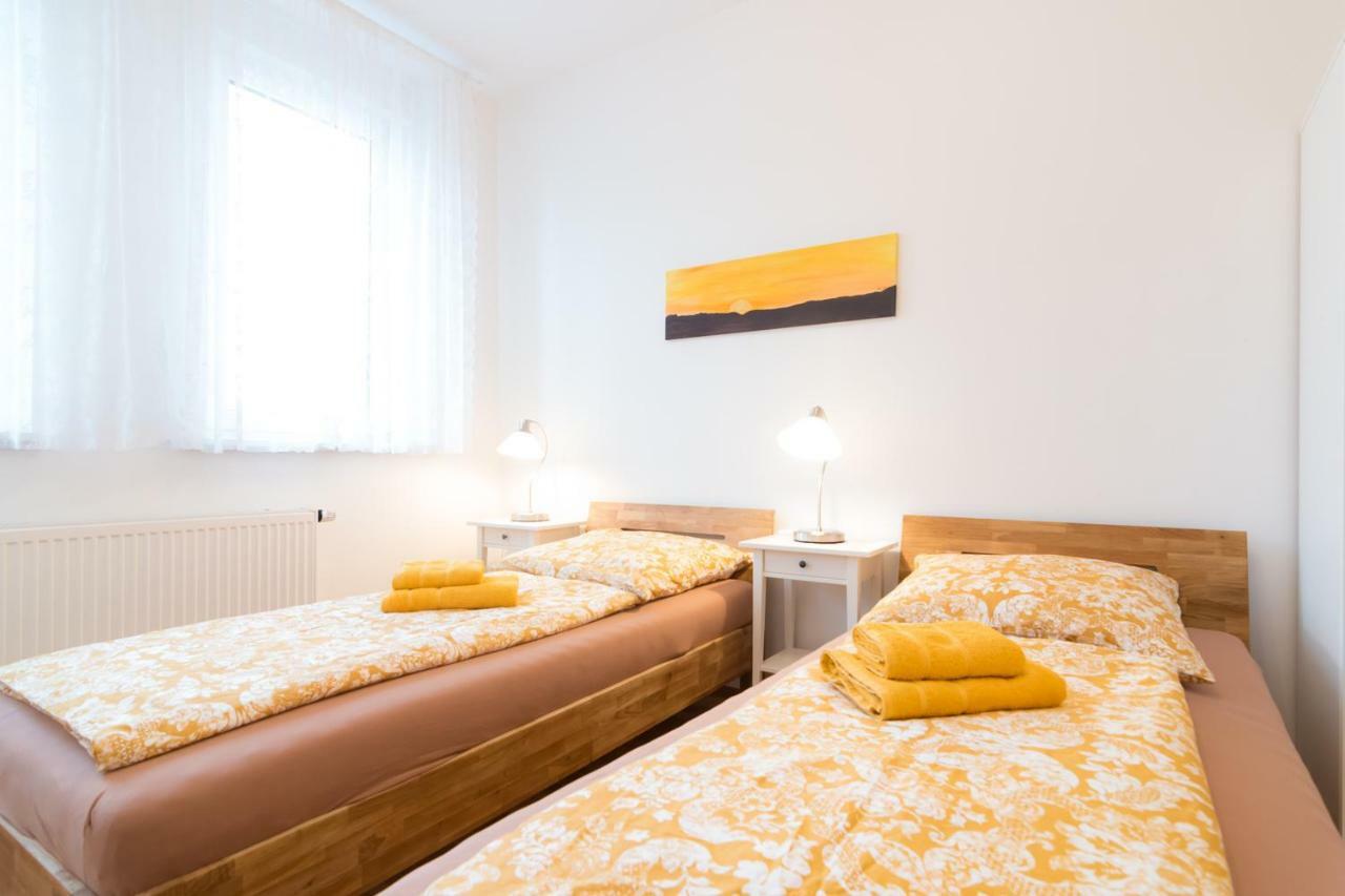 Private Apartments With Direct Subway Entrance Fürth Buitenkant foto