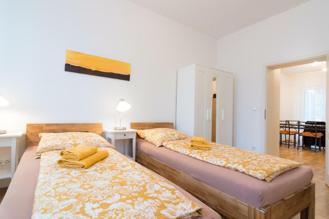Private Apartments With Direct Subway Entrance Fürth Buitenkant foto