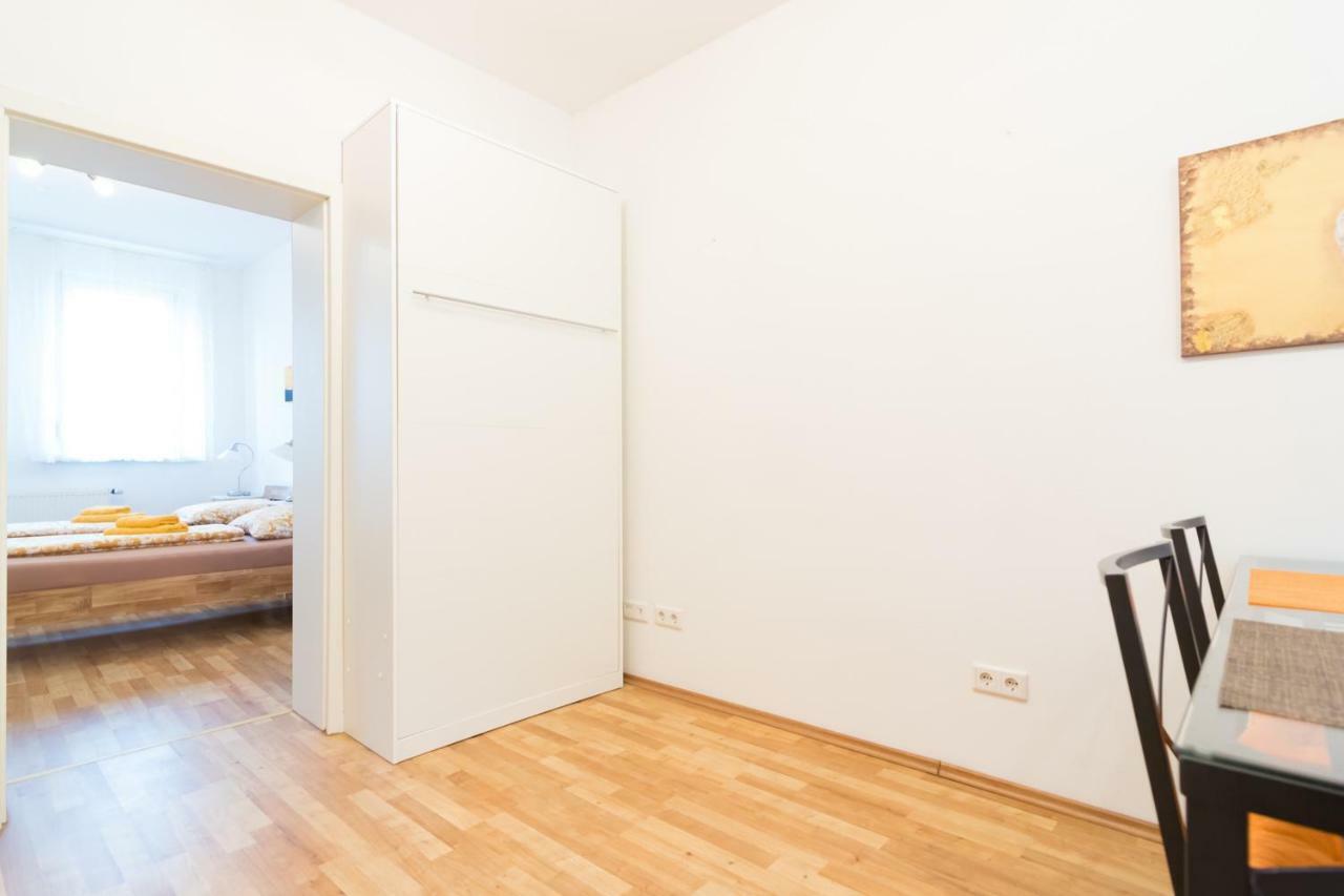 Private Apartments With Direct Subway Entrance Fürth Buitenkant foto
