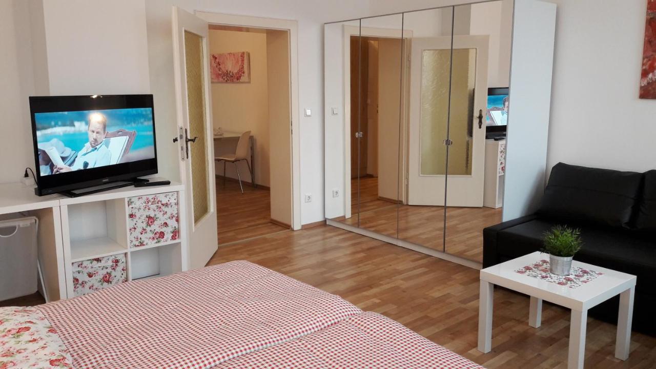Private Apartments With Direct Subway Entrance Fürth Buitenkant foto